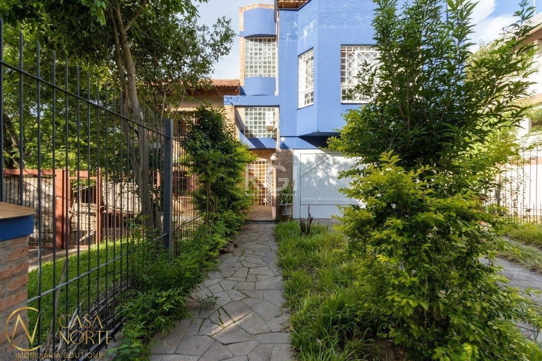 Casa à venda com 3 quartos, 342m², 1 suíte, 2 vagas, Rua Professor Emilio Meyer no bairro Vila Conceição em Porto Alegre