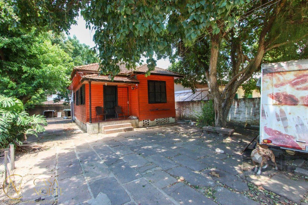 Terreno à venda  com 300m², Avenida da Cavalhada no bairro Cavalhada em Porto Alegre