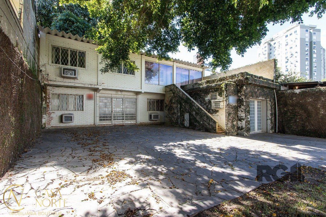 Casa Comercial à venda , 181m², 10 vagas, Rua Iete no bairro Tristeza em Porto Alegre