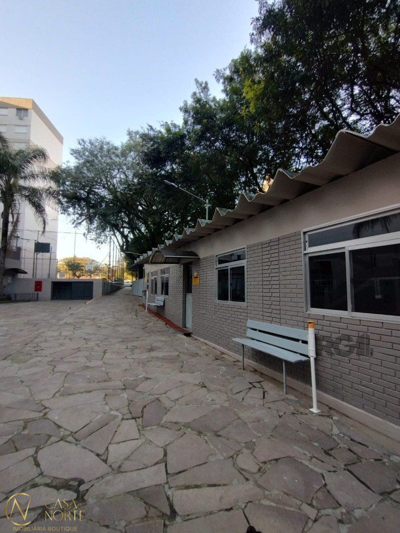 Apartamento à venda com 2 quartos, 56m², 1 vaga, Rua Coronel Massot no bairro Cristal em Porto Alegre