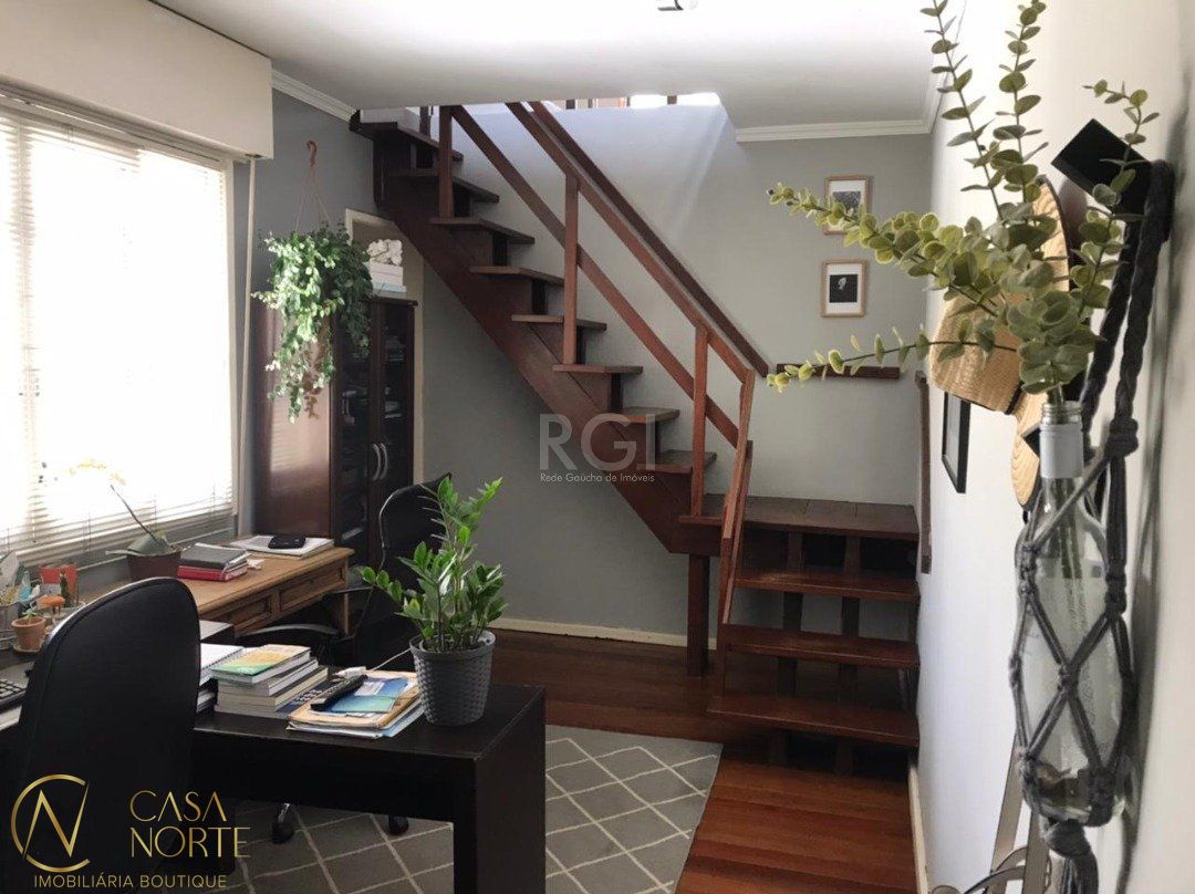 Cobertura à venda com 3 quartos, 140m², 1 suíte, Rua Jacinto Gomes no bairro Santana em Porto Alegre