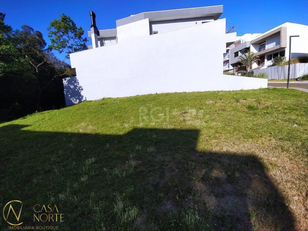 Terreno à venda  com 389m², Rua Adriano Pereira da Silva no bairro Vila Nova em Porto Alegre