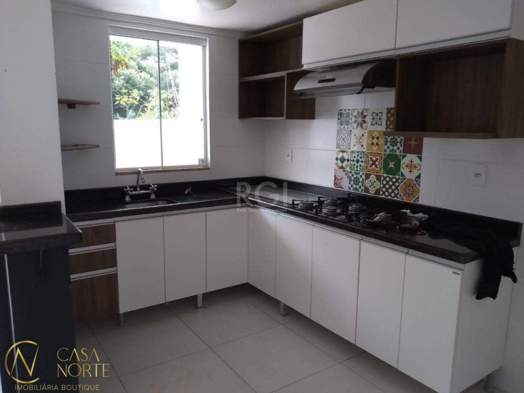 Casa à venda com 2 quartos, 131m², 2 suítes, 2 vagas, Rua Claudio da Silva Pinto no bairro Espírito Santo em Porto Alegre