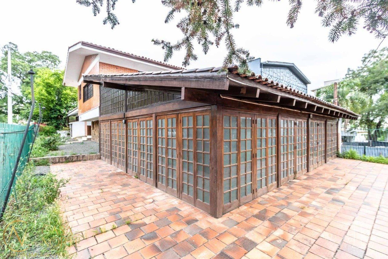 Casa Comercial à venda , 350m², Rua Doutor Dias de Carvalho no bairro Tristeza em Porto Alegre