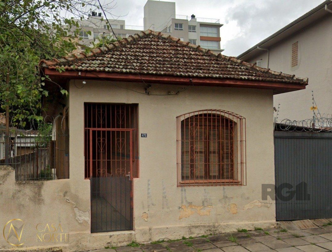 Casa à venda com 3 quartos, 200000m², Rua Dona Augusta no bairro Menino Deus em Porto Alegre