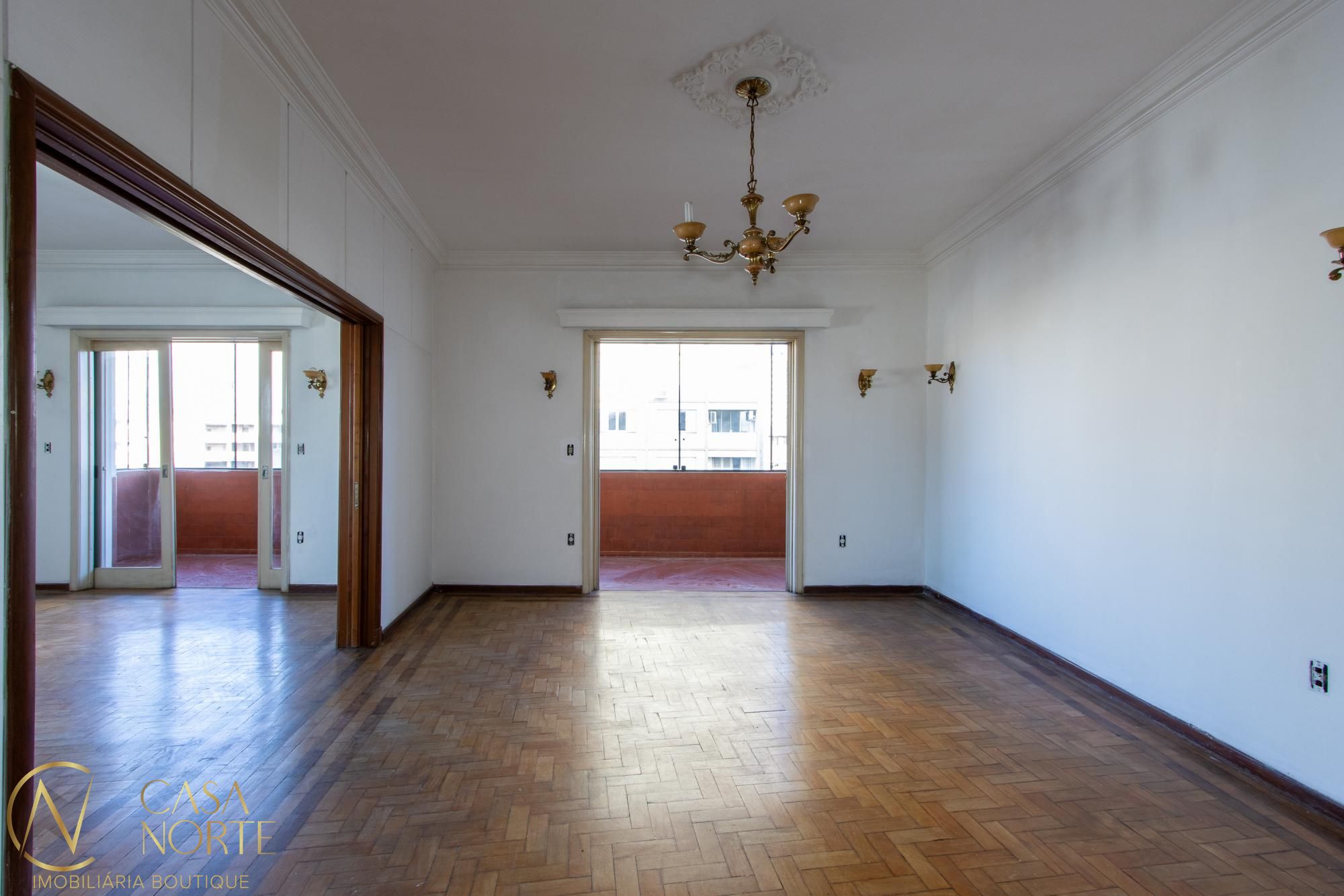 Apartamento à venda com 3 quartos, 238m², 1 suíte, 1 vaga, Avenida Cristovao Colombo no bairro Floresta em Porto Alegre