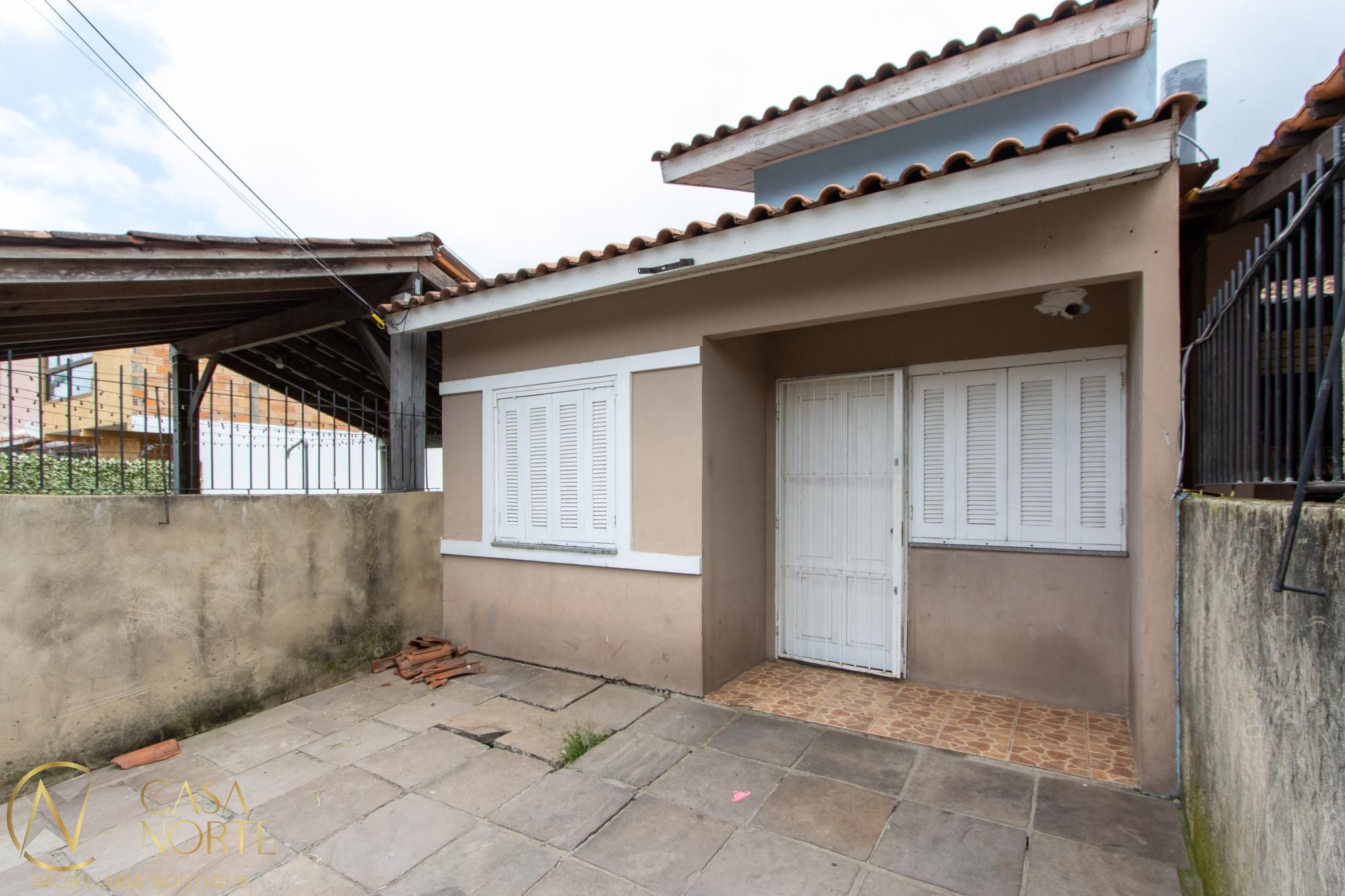 Casa à venda com 2 quartos, 77m², 1 vaga, Rua Silvestre Sauter no bairro Hípica em Porto Alegre