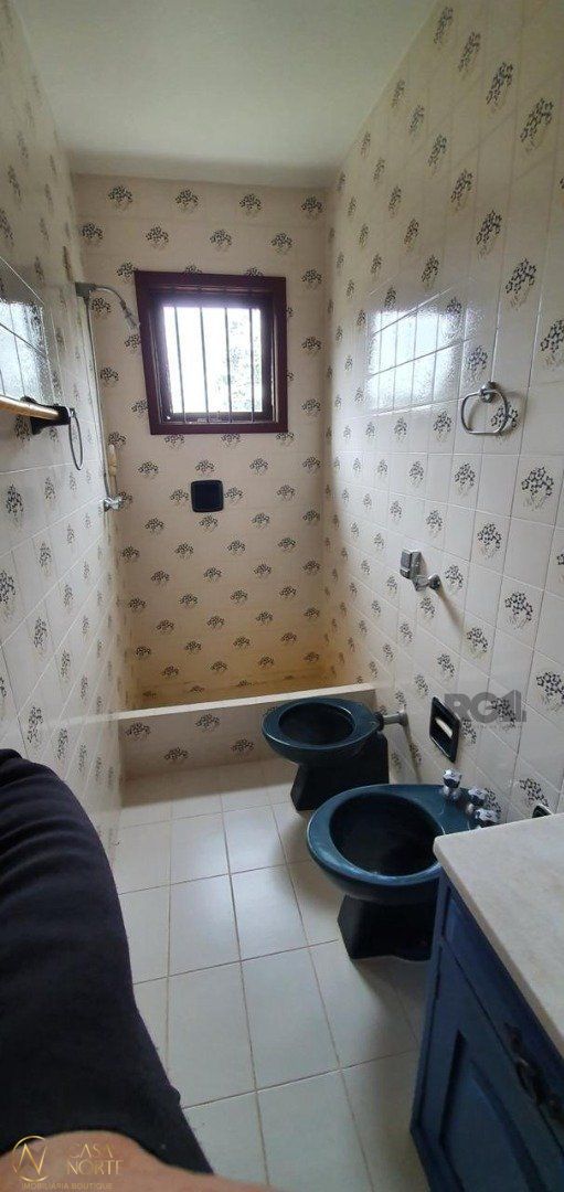 Casa à venda com 3 quartos, 270m², 1 suíte, 1 vaga, Rua Comendador José Júlio de Mello no bairro Teresópolis em Porto Alegre
