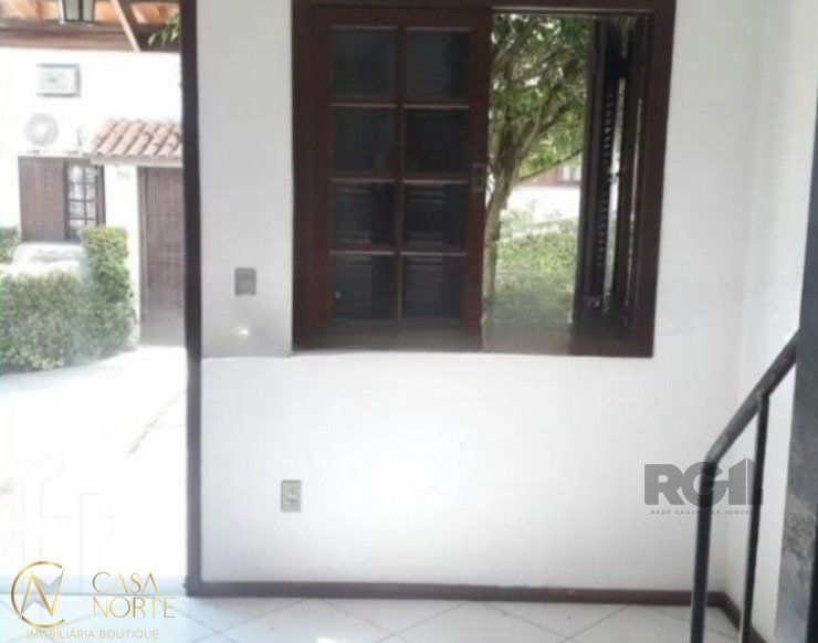 Casa à venda com 2 quartos, 561m², 1 vaga, Avenida Monte Cristo no bairro Vila Nova em Porto Alegre