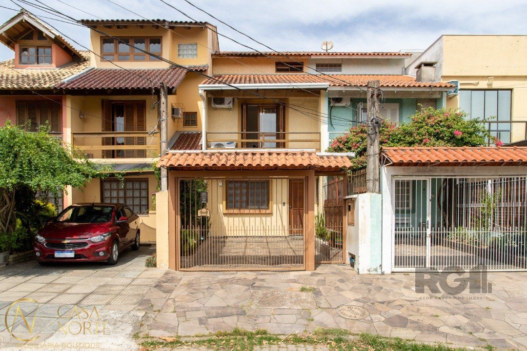 Casa à venda com 3 quartos, 99m², 1 vaga, Rua Professor Paulo Saurin no bairro Hípica em Porto Alegre