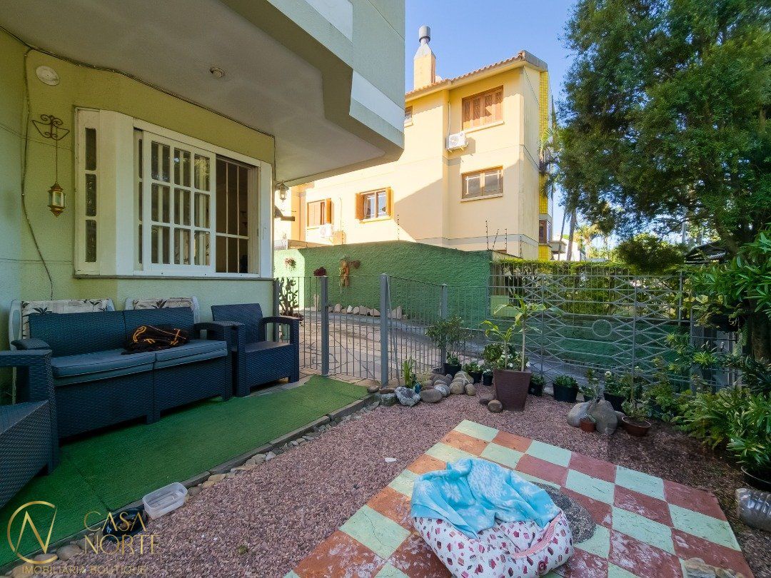 Casa de Condomínio à venda com 3 quartos, 182m², 1 suíte, 2 vagas, Rua Ladislau Neto no bairro Ipanema em Porto Alegre