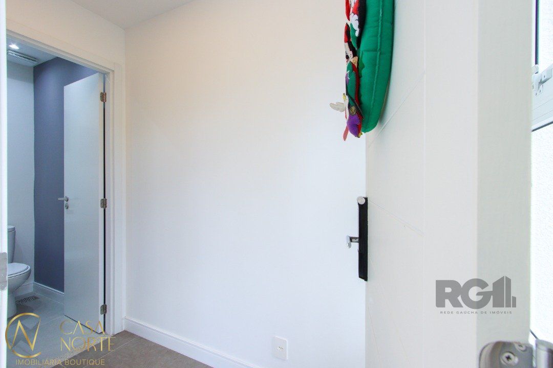 Casa de Condomínio à venda com 3 quartos, 120m², 1 suíte, 1 vaga, Estrada João Salomoni no bairro Vila Nova em Porto Alegre