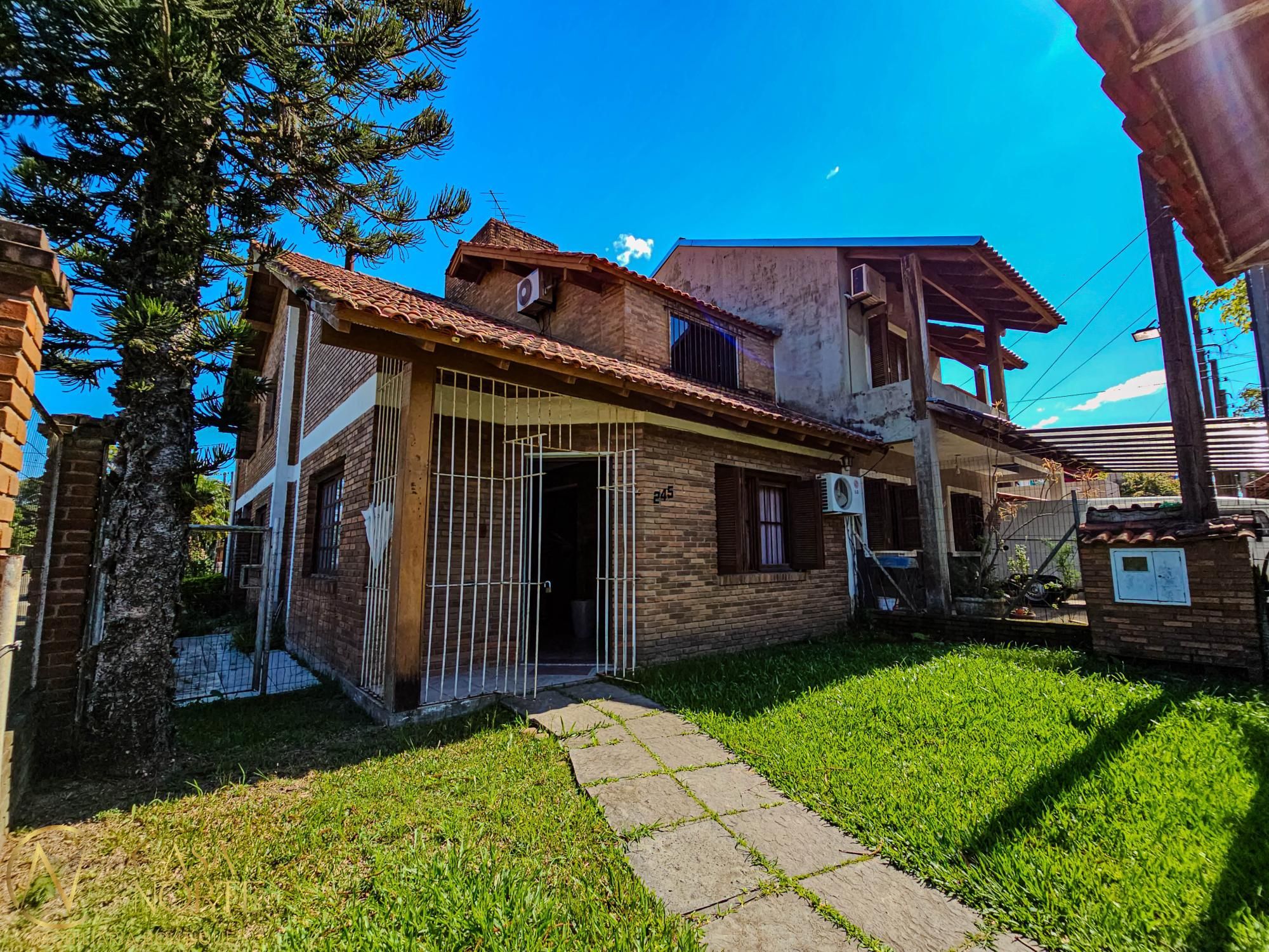 Casa à venda com 5 quartos, 161m², 3 vagas, Rua Baldoino Bottini no bairro Hípica em Porto Alegre