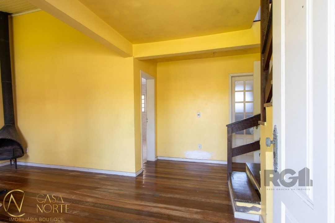 Casa à venda com 3 quartos, 142m², 1 suíte, 3 vagas, Rua Luiz João Pirotti no bairro Ipanema em Porto Alegre