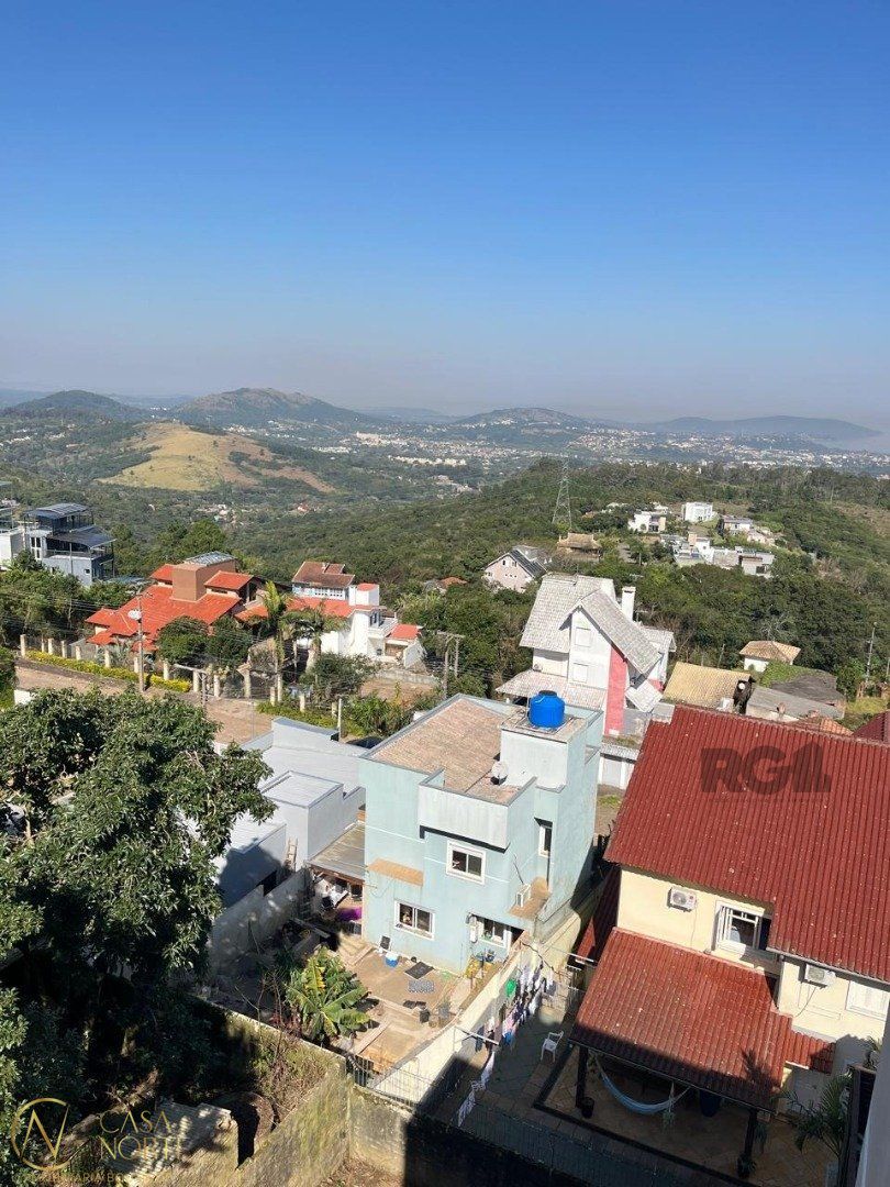 Terreno à venda  com 285m², Rua Fernando Osório no bairro Teresópolis em Porto Alegre