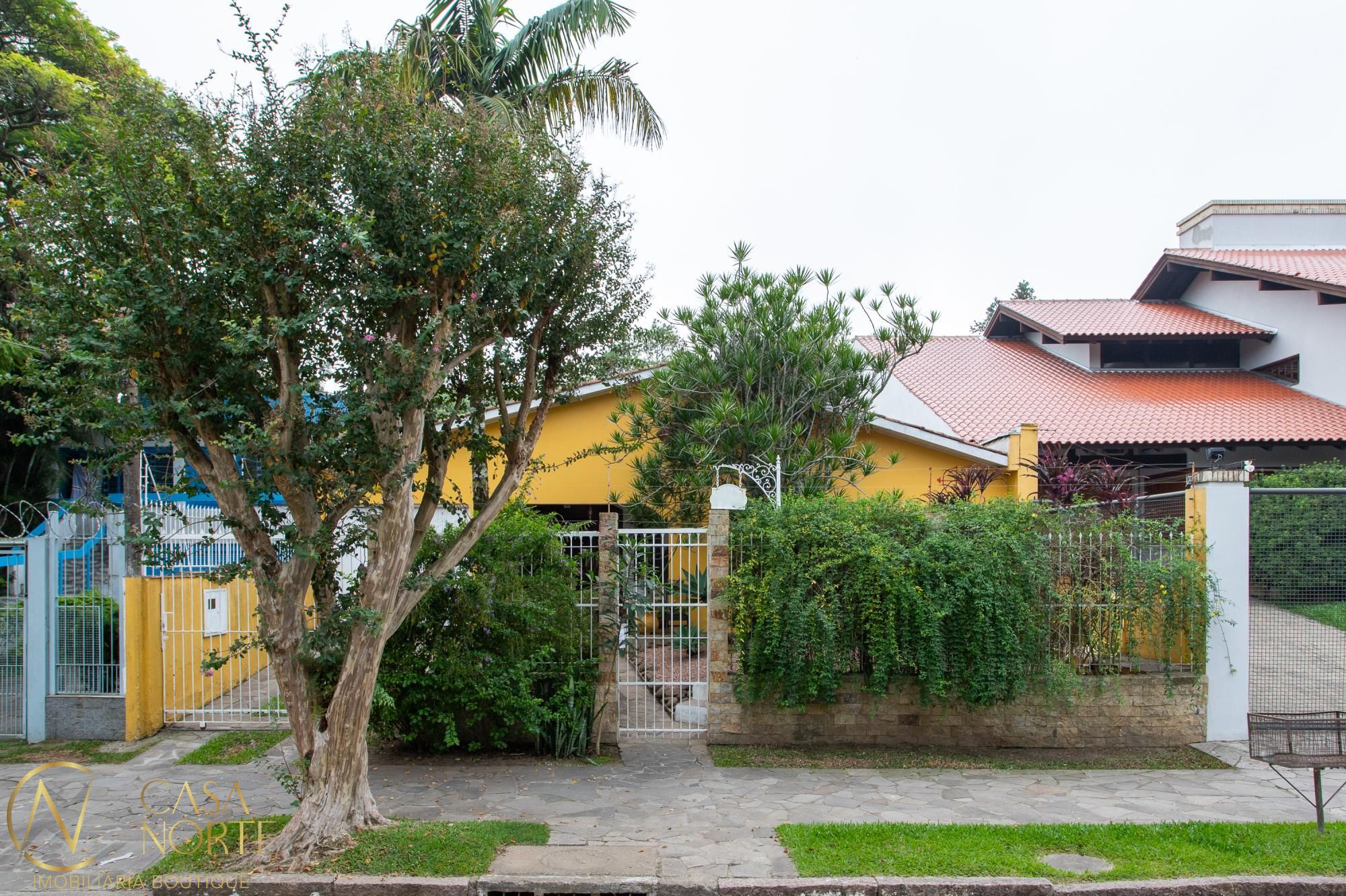Casa à venda com 5 quartos, 183m², 1 suíte, 3 vagas, Avenida Pereira Passos no bairro Vila Assunção em Porto Alegre