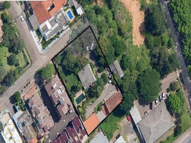 Terreno à venda  com 1800m², Rua Pinare no bairro Vila Assunção em Porto Alegre