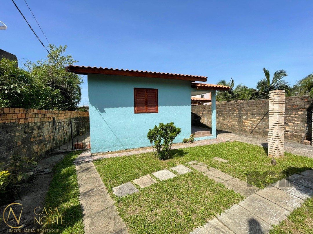 Casa à venda com 4 quartos, 116m², 1 suíte, 5 vagas, Rua Telmo Vieira de Araújo no bairro Aberta dos Morros em Porto Alegre