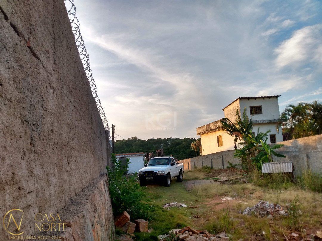 Terreno à venda  com 715m², Rua Sepe Tiaraju - Ate 828 - Lado Par no bairro Santa Tereza em Porto Alegre