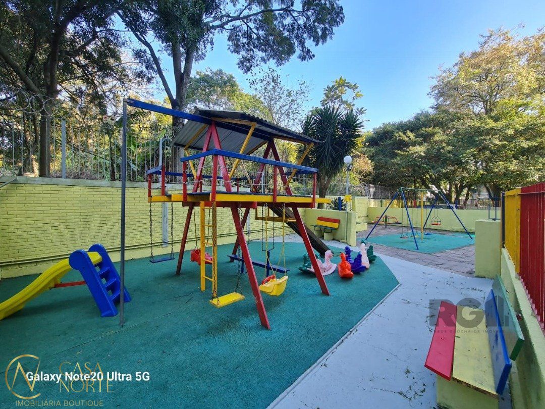 Apartamento à venda com 2 quartos, 59m², 1 vaga, Rua Chico Pedro no bairro Camaquã em Porto Alegre