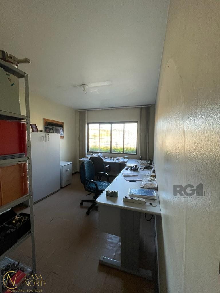 Casa à venda com 3 quartos, 130m², 1 suíte, 3 vagas, Rua Horizontina no bairro Cavalhada em Porto Alegre