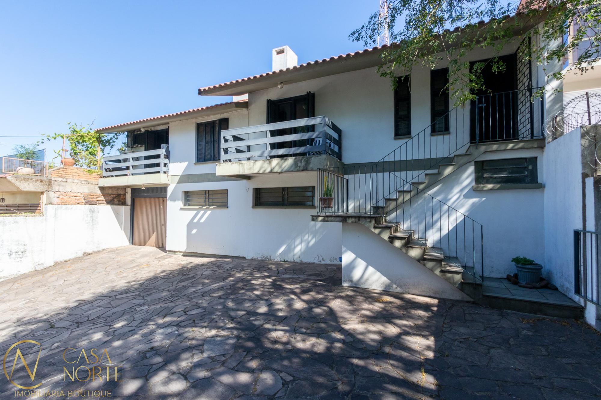 Casa à venda com 2 quartos, 286m², 1 suíte, 3 vagas, Rua Dona Maria no bairro Santa Tereza em Porto Alegre