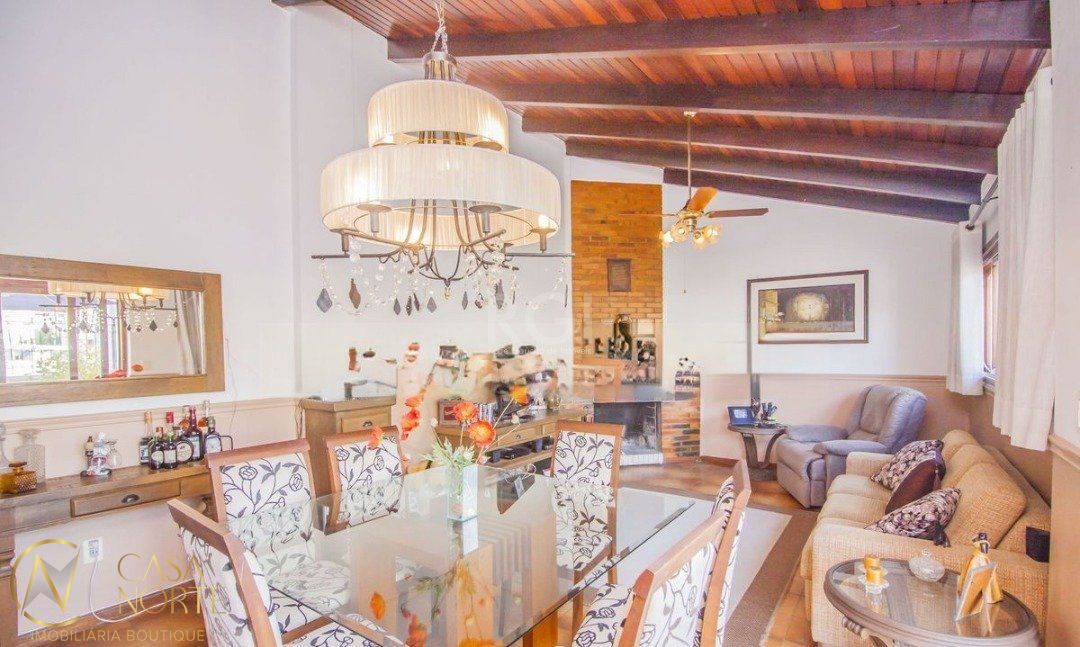 Cobertura à venda com 3 quartos, 223m², 1 suíte, 2 vagas, Rua Santa Cecilia no bairro Santa Cecília em Porto Alegre