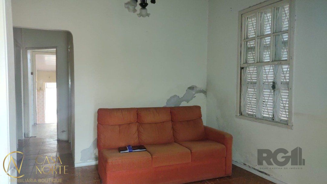 Casa à venda com 4 quartos, 130m², Rua Coronel Jaime da Costa Pereira no bairro Partenon em Porto Alegre