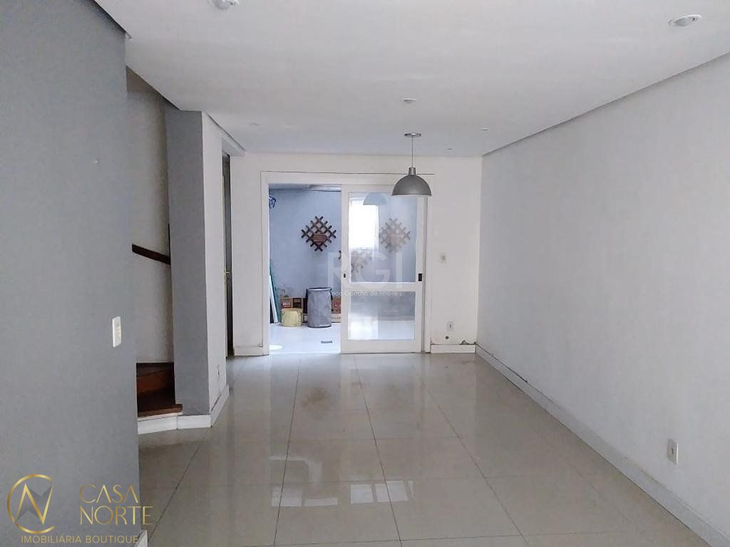 Casa de Condomínio à venda com 3 quartos, 108m², 1 suíte, 2 vagas, Rua Banco Ingles no bairro Santa Tereza em Porto Alegre