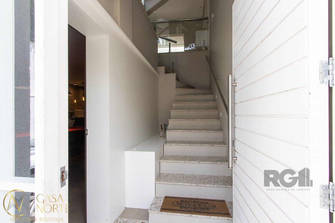 Casa de Condomínio à venda com 2 quartos, 222m², 2 suítes, 2 vagas, Rua Intendente Alfredo Azevedo no bairro Glória em Porto Alegre