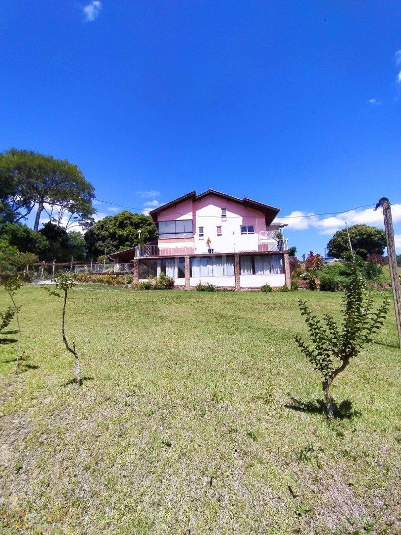Sítio à venda com 4 quartos, 329m², 16 vagas, Estrada das Furnas no bairro Vila Nova em Porto Alegre