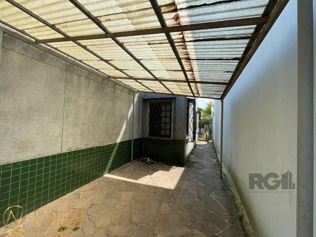 Terreno à venda  com 330m², Rua Nossa Senhora das Graças no bairro Glória em Porto Alegre