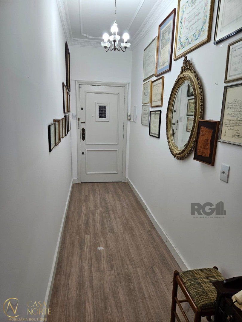 Apartamento à venda com 3 quartos, 175m², 1 suíte, 1 vaga, Avenida Independência no bairro Independência em Porto Alegre