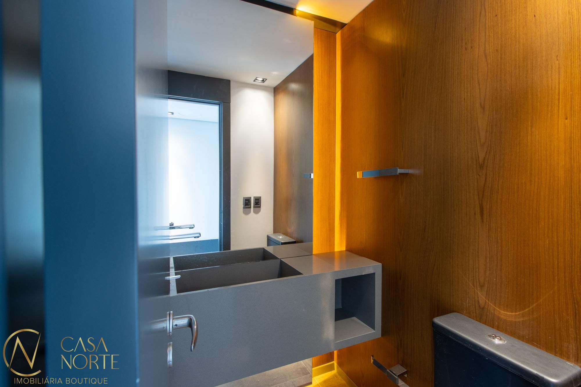 Apartamento à venda com 3 quartos, 231m², 3 suítes, 2 vagas, Rua Engenheiro Teixeira Soares no bairro Bela Vista em Porto Alegre