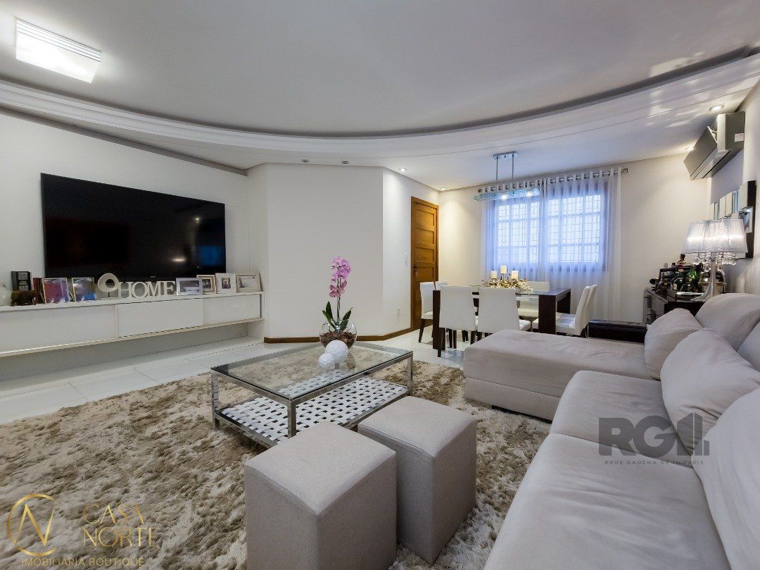 Casa de Condomínio à venda com 3 quartos, 243m², 1 suíte, 2 vagas, Avenida da Cavalhada no bairro Cavalhada em Porto Alegre