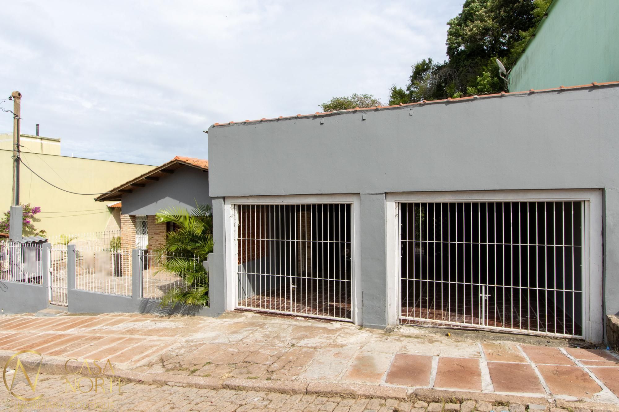 Casa à venda com 2 quartos, 235m², 4 vagas, Rua Dona Pina no bairro Cavalhada em Porto Alegre