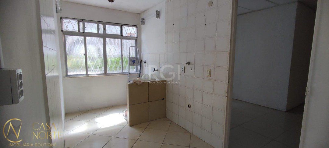 Apartamento à venda com 3 quartos, 69m², 1 vaga, Avenida Romeu Samarani Ferreira no bairro Vila Nova em Porto Alegre