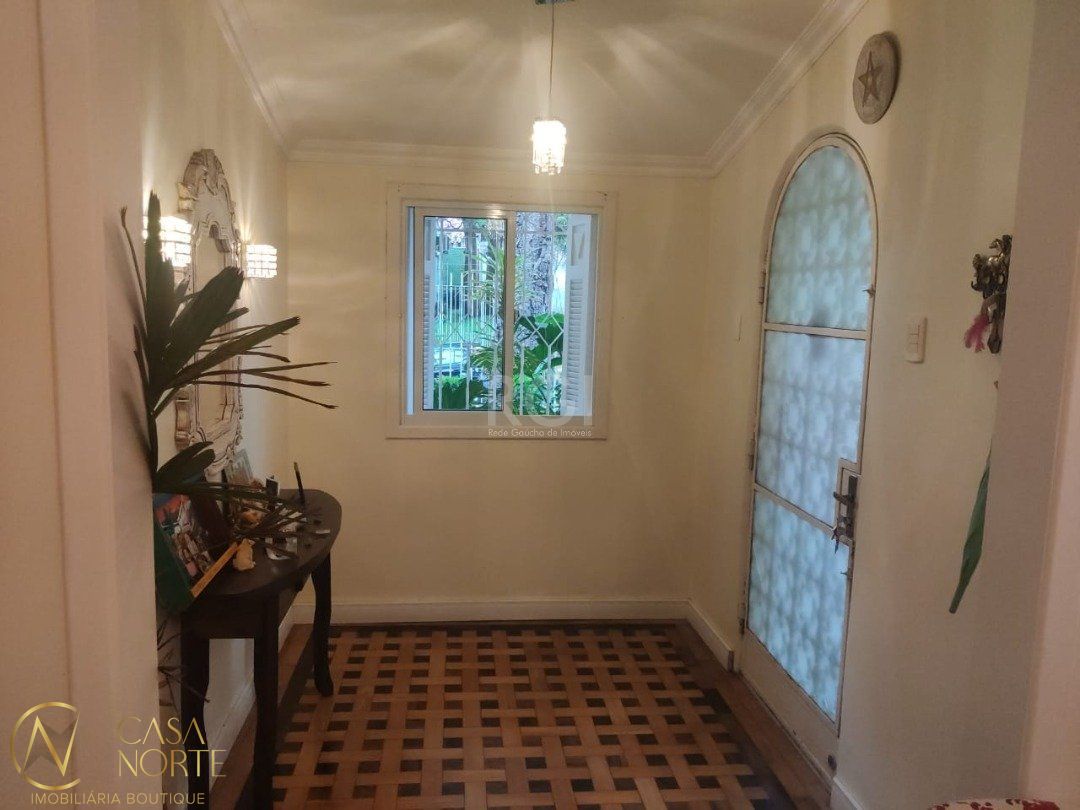 Casa à venda com 3 quartos, 205m², 1 suíte, 2 vagas, Rua Marques de Abrantes no bairro Santo Antônio em Porto Alegre