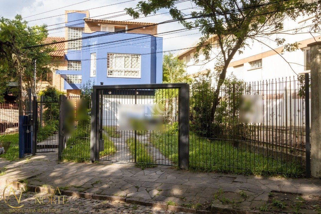 Casa à venda com 3 quartos, 342m², 1 suíte, 2 vagas, Rua Professor Emilio Meyer no bairro Vila Conceição em Porto Alegre