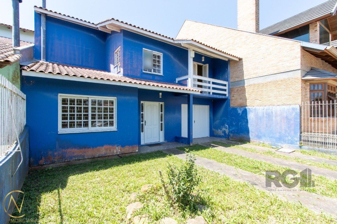 Casa à venda com 3 quartos, 142m², 1 suíte, 3 vagas, Rua Luiz João Pirotti no bairro Ipanema em Porto Alegre