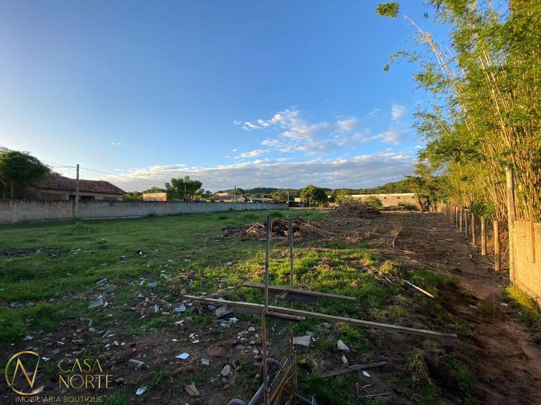 Pavilhão à venda , 1000m², Avenida Edgar Pires de Castro no bairro Lageado em Porto Alegre