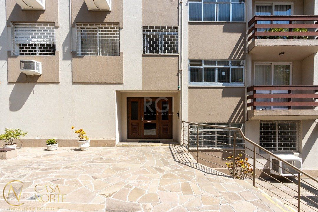 Apartamento à venda com 2 quartos, 67m², 1 suíte, 1 vaga, Rua Doutor Castro de Menezes no bairro Vila Assunção em Porto Alegre
