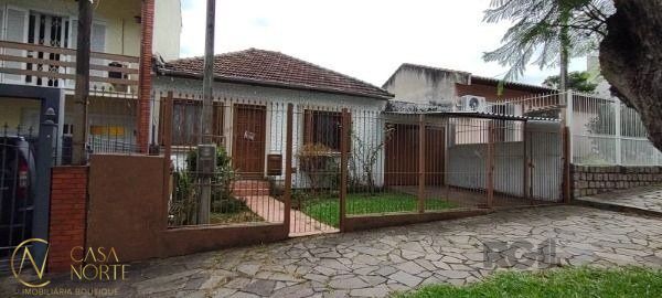 Casa à venda com 3 quartos, 192m², 4 vagas, Avenida São Sebastião no bairro Nonoai em Porto Alegre