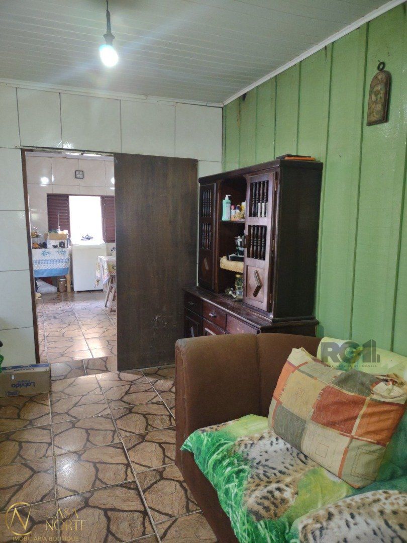 Casa à venda com 3 quartos, 70m², 1 vaga, Rua Chico Pedro no bairro Camaquã em Porto Alegre