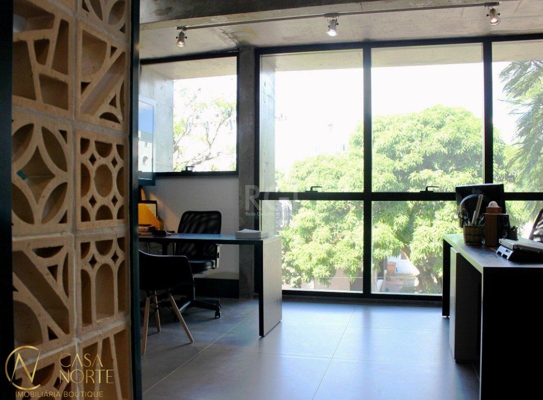 Sala Comercial à venda , 31m², 1 vaga, Travessa Itaperuna no bairro Tristeza em Porto Alegre