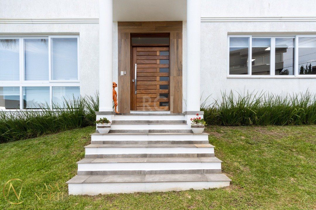 Casa de Condomínio à venda com 6 quartos, 627m², 3 suítes, Rua Alcebíades Antônio dos Santos no bairro Nonoai em Porto Alegre