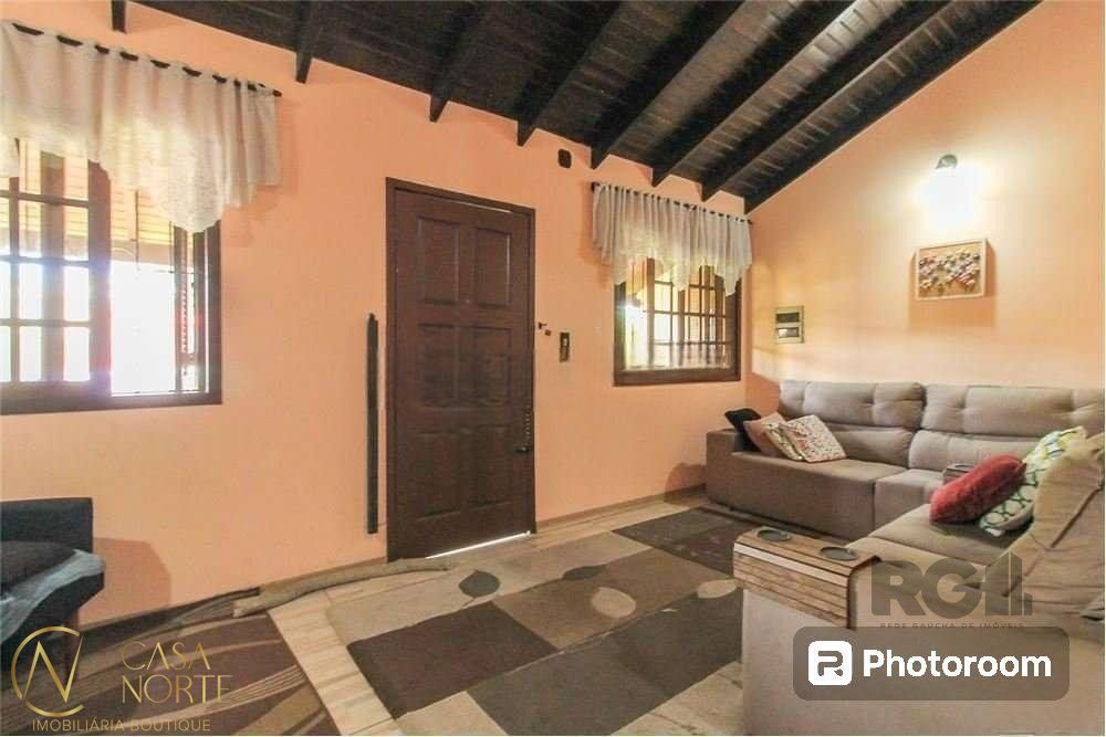 Casa à venda com 2 quartos, 188m², 1 suíte, 2 vagas, Avenida Rodrigues da Fonseca no bairro Vila Nova em Porto Alegre