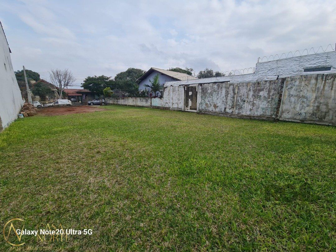 Terreno à venda , 330m², Rua Doutor Egydio Michaelsen no bairro Cavalhada em Porto Alegre