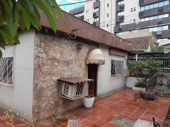 Casa à venda com 2 quartos, 120m², 2 vagas, Rua Bernardo Pires no bairro Santana em Porto Alegre