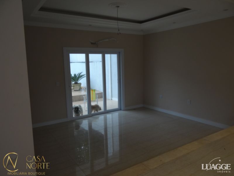 Casa à venda com 3 quartos, 305m², 3 suítes, 4 vagas, Avenida Fabio Araujo Santos no bairro Nonoai em Porto Alegre